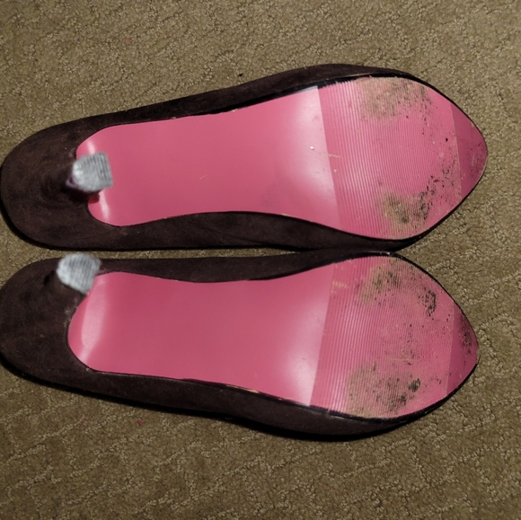 Heels - Picture 3 of 3